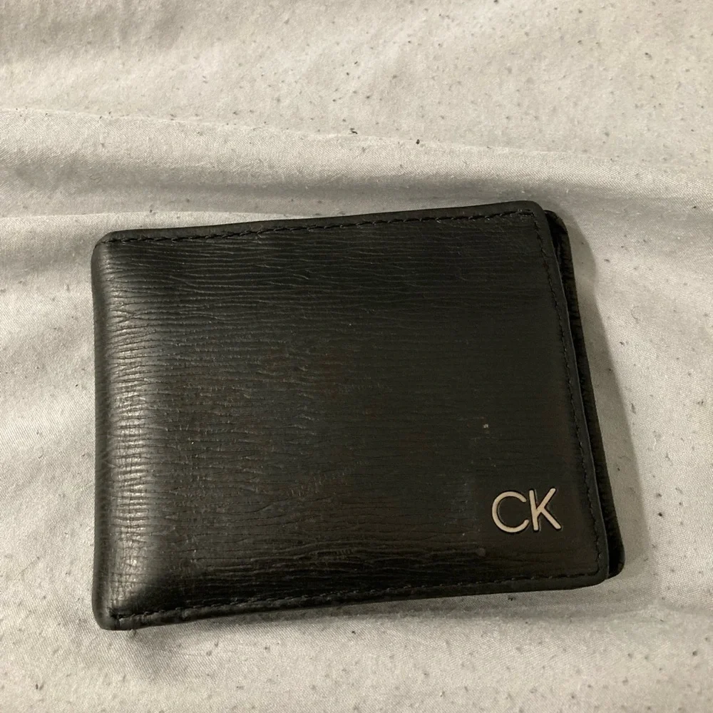 Calvin Klein Black Leather Compact Card & Key Wallet with CK Hardware